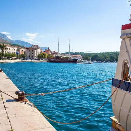In Mit Eigenem Balkon Und Meerblick